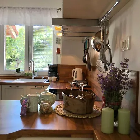 Nyaraló Dora - Mediterranean Family House For 9 With Private Garden, Bbq, Sea View And Private Parking For 4 Cars Pag Town