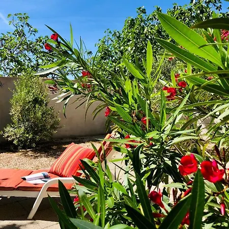 Dora - Mediterranean Family House For 9 With Private Garden, Bbq, Sea View And Private Parking For 4 Cars