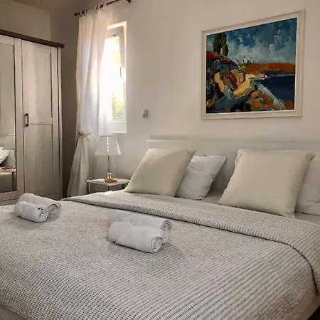 Dora - Mediterranean Family House For 9 With Private Garden, Bbq, Sea View And Private Parking For 4 Cars *