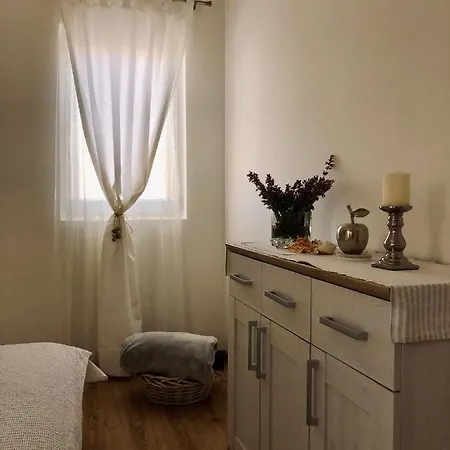 Dora - Mediterranean Family House For 9 With Private Garden, Bbq, Sea View And Private Parking For 4 Cars