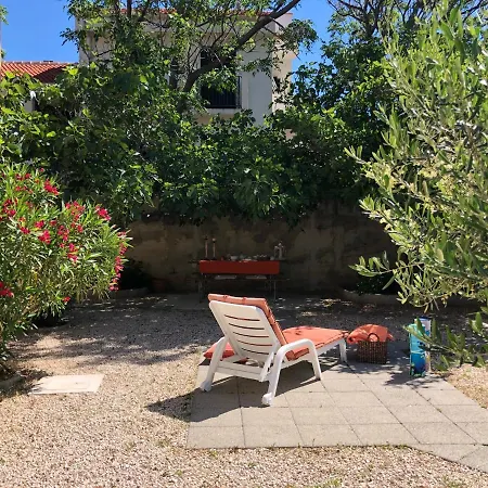 Dora - Mediterranean Family House For 9 With Private Garden, Bbq, Sea View And Private Parking For 4 Cars * Pag Town