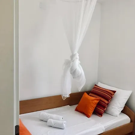 Vikendica Dora - Mediterranean Family House For 9 With Private Garden, Bbq, Sea View And Private Parking For 4 Cars *