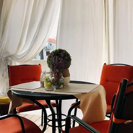 Dora - Mediterranean Family House For 9 With Private Garden, Bbq, Sea View And Private Parking For 4 Cars Vikendica